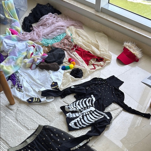 Colorful Costume bundle - Picture 8 of 15